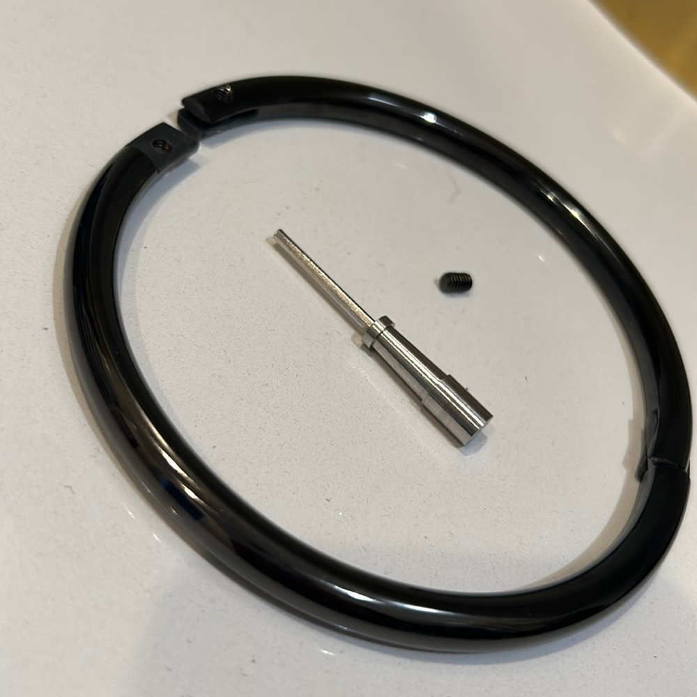 Titanium eternity collar